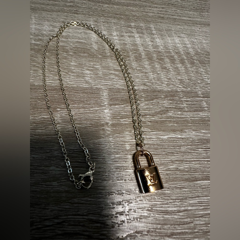 ✨Used Louis Vuitton Pendent w Gold Plated Box Necklace cones off bag charm✨